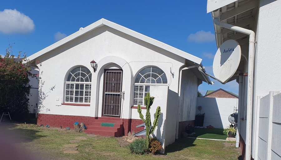 To Let 1 Bedroom Property for Rent in Aston Bay Eastern Cape